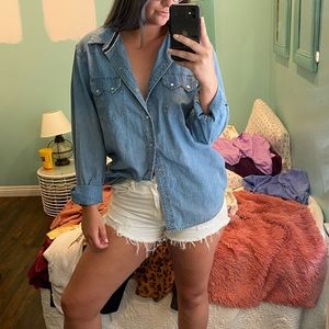 Light weight Levi’s button up